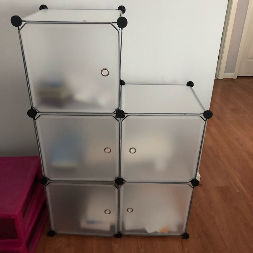Ready to get organized! 5 cube storage is for you!